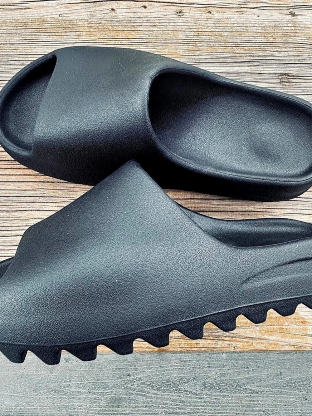Yeezy YS-01 Black Slides US 11 Men’s NWT